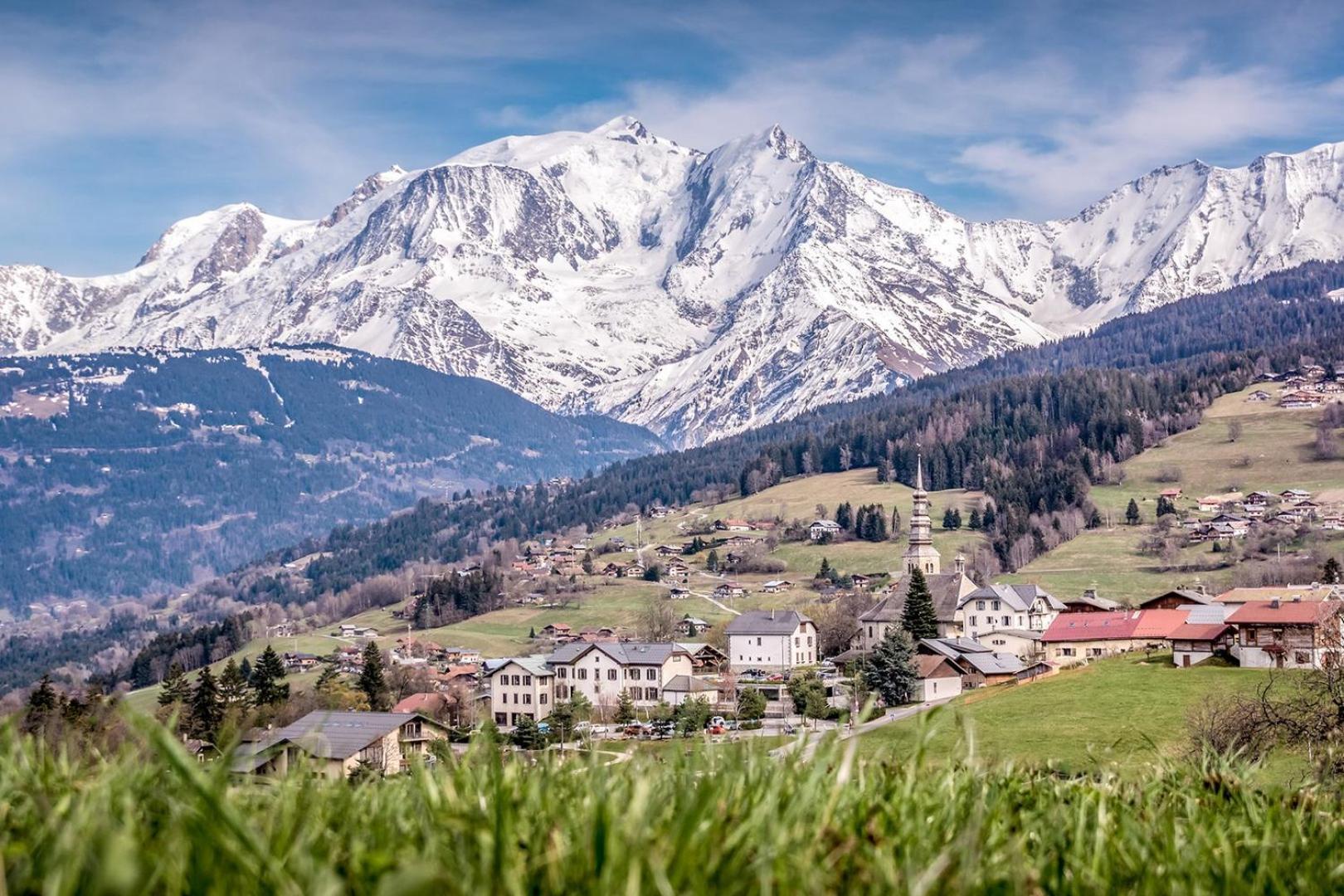 Apartment Au Bon Coin - Luxury Chamonix Hidden Haven, Mont Blanc View, Hot Tub And Garden Kültér fotó
