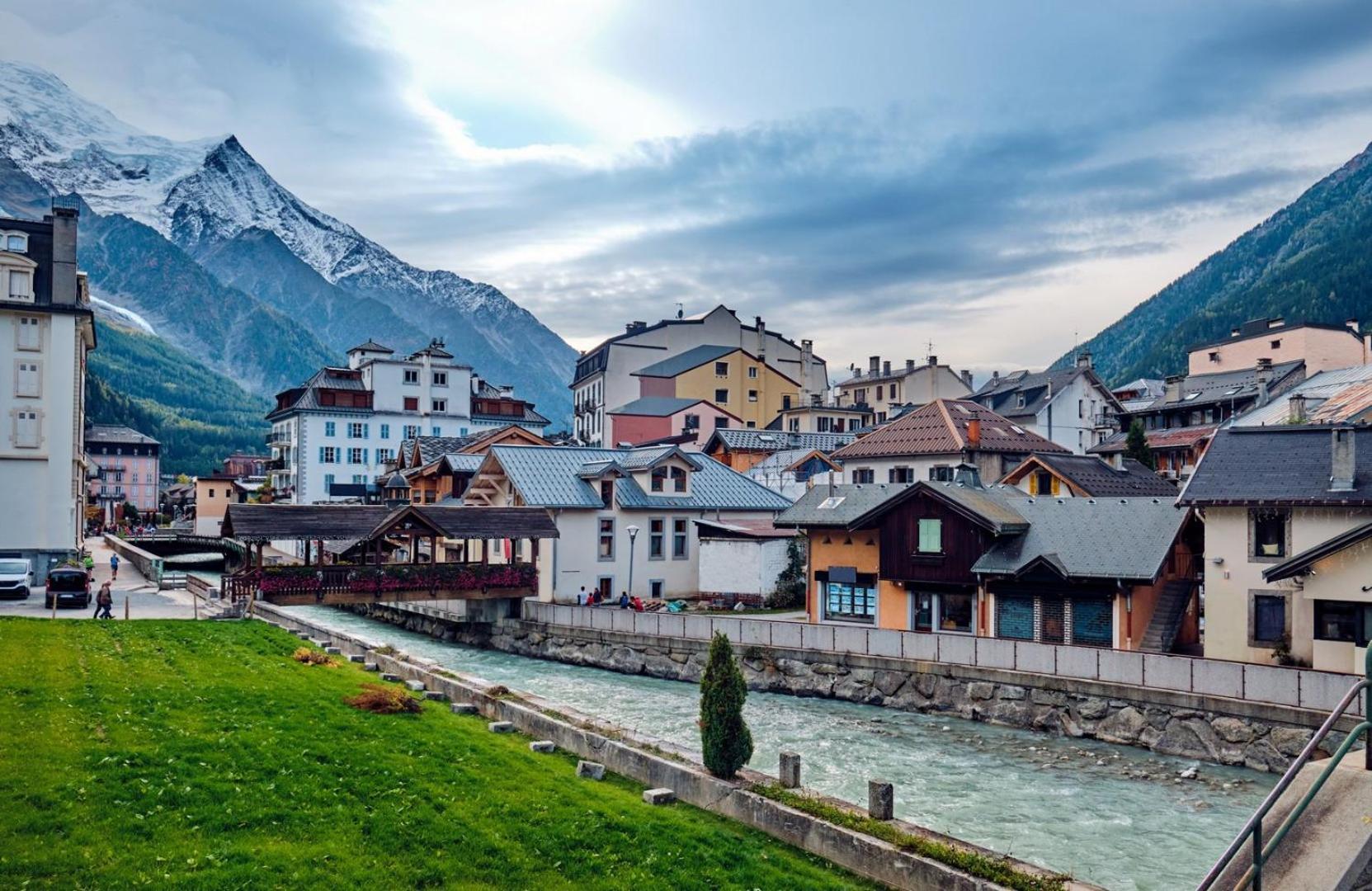Apartment Au Bon Coin - Luxury Chamonix Hidden Haven, Mont Blanc View, Hot Tub And Garden Kültér fotó