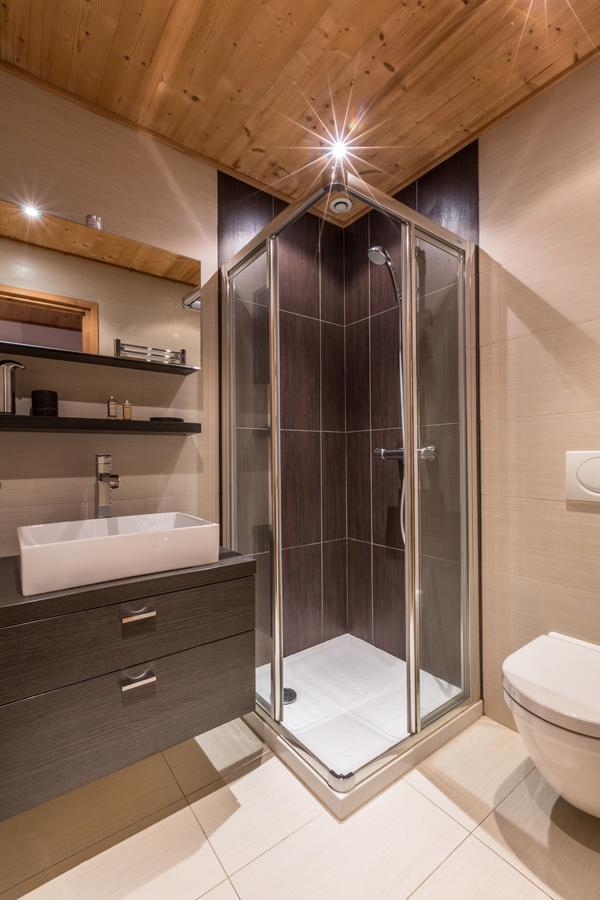 Apartment Au Bon Coin - Luxury Chamonix Hidden Haven, Mont Blanc View, Hot Tub And Garden Kültér fotó