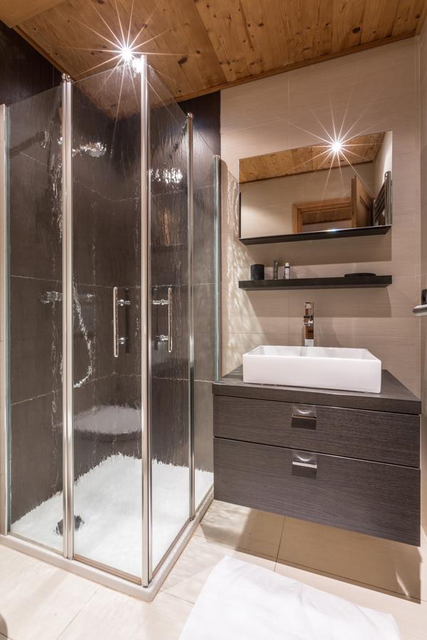 Apartment Au Bon Coin - Luxury Chamonix Hidden Haven, Mont Blanc View, Hot Tub And Garden Kültér fotó