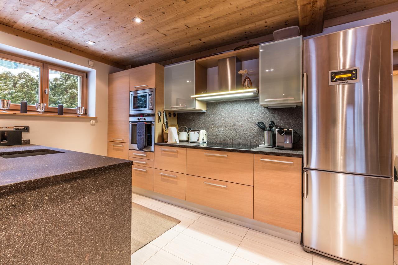 Apartment Au Bon Coin - Luxury Chamonix Hidden Haven, Mont Blanc View, Hot Tub And Garden Kültér fotó
